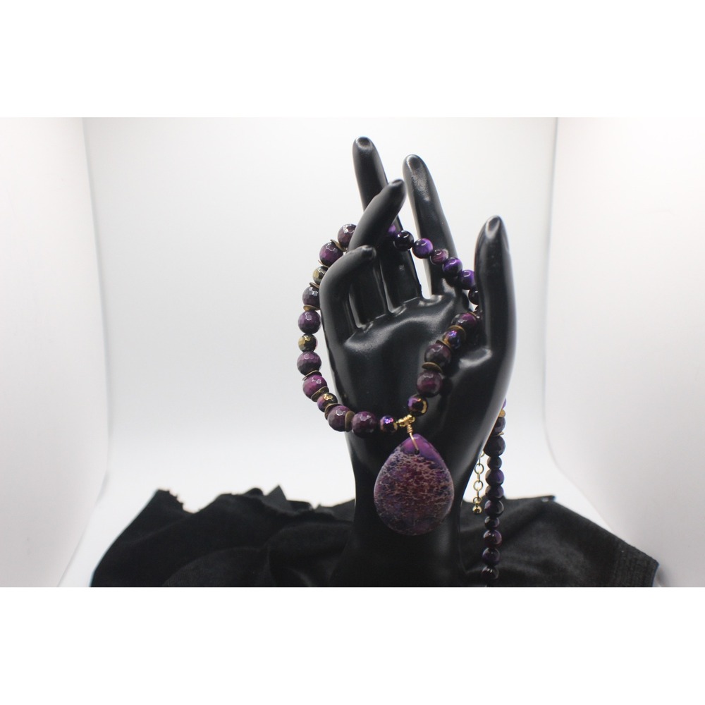 Large Purple Teardrop Pendant Necklace W/Beads Gold Tone Lobster Clasp 18.5 Inch